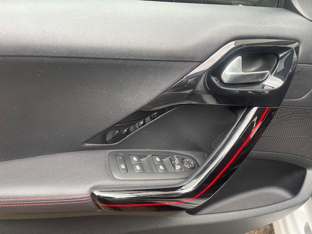 PEUGEOT 208 HDI 100 GT-LINE 5PORTES 